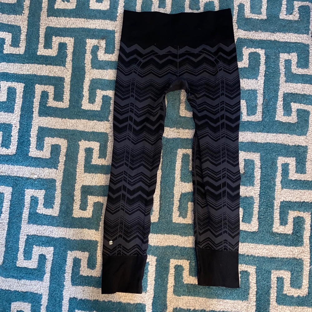 Lululemon size 6 leggings